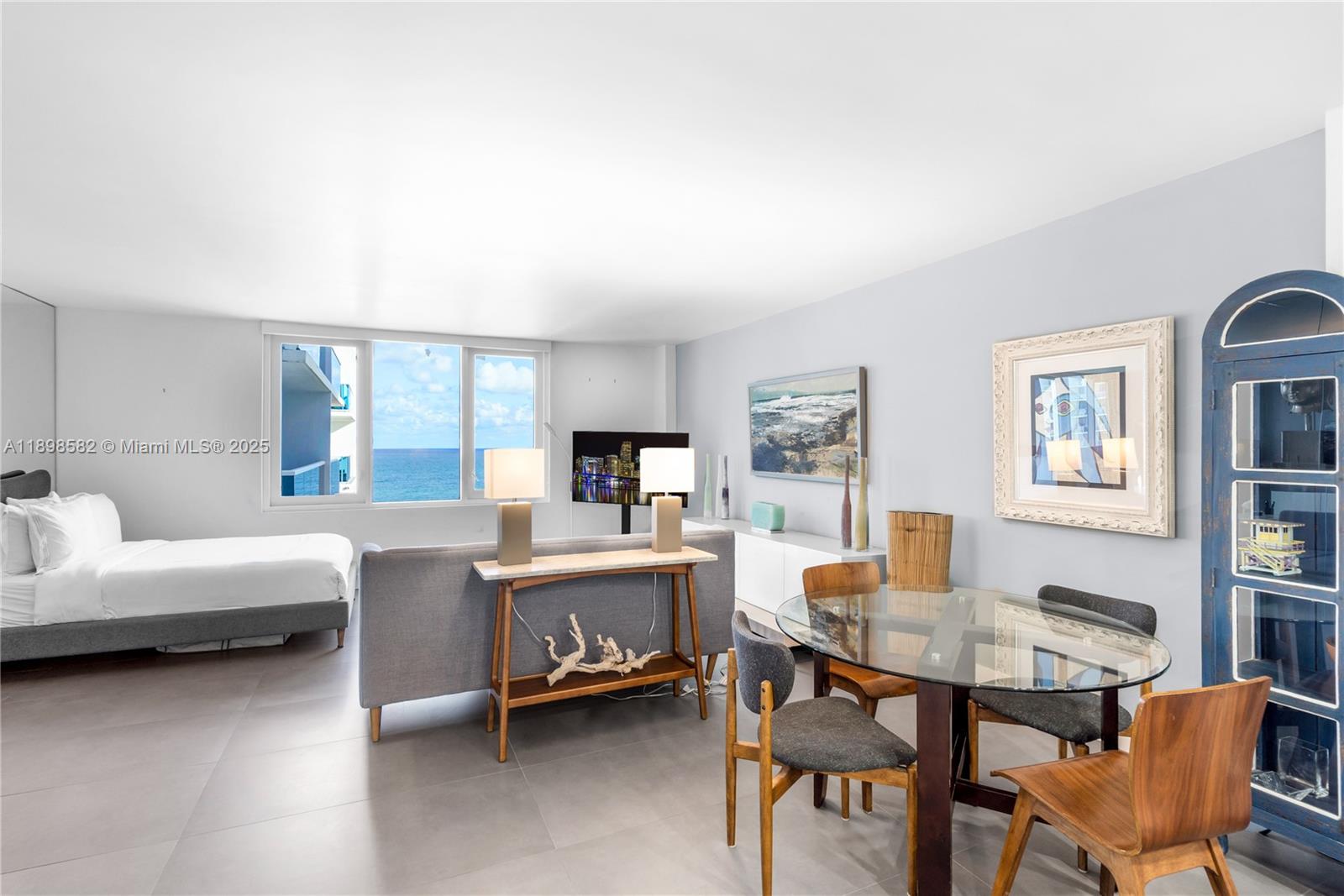 2301 Collins Ave 1543