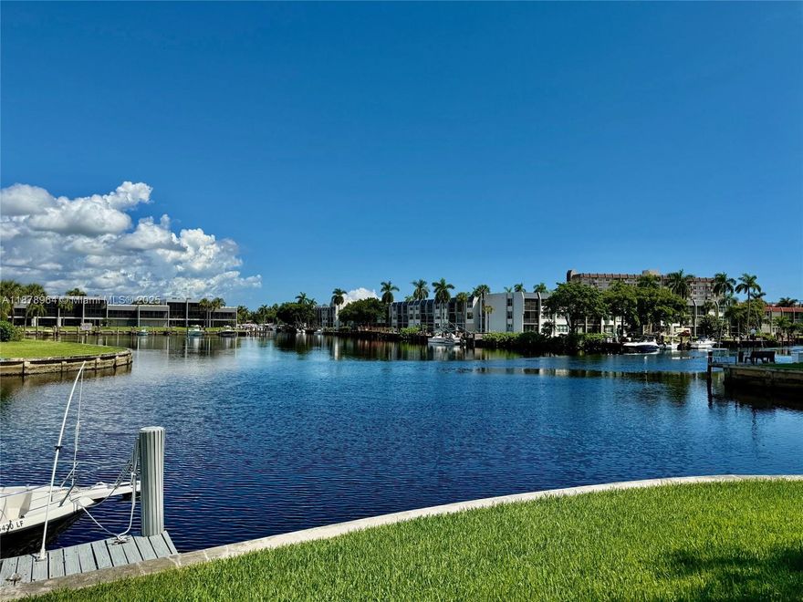 MILLION DOLLAR VIEW! ONE FIXED BRIDGE, OCEAN ACCESS. 2 BEDROOM, 2 BATH, SCREENED IN PATIO. TILE FLOORING THROUGHOUT, NEW AC, STEPS TO THE POOL, SHUFFLE BOARD, GRILL AND  BOAT DOCKAGE WHEN AVAILABLE UP TO 26'. CASH ONLY, CREDIT SCORE OF 700 REQUIRED. LAUNDRY AND STORAGE ON SITE. GREAT LOCATION.