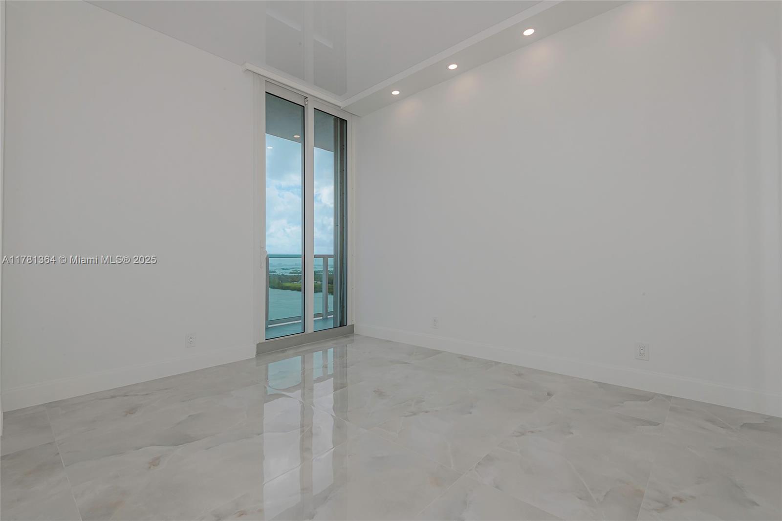 ARLEN HOUSE EAST CONDO - Residential