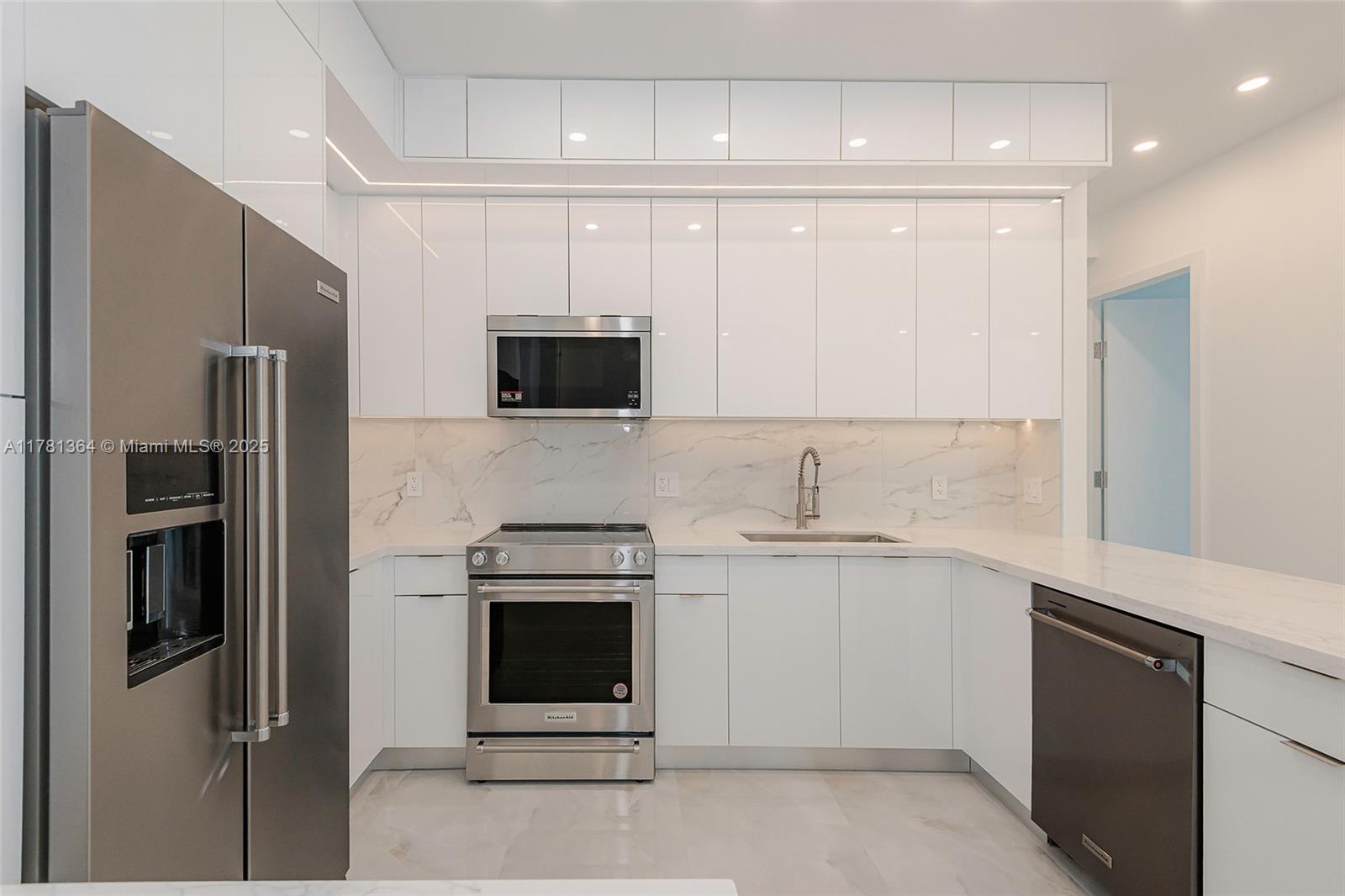 ARLEN HOUSE EAST CONDO - Residential