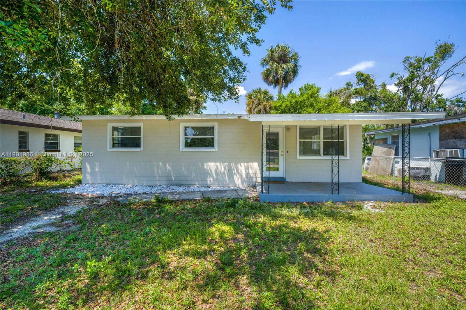 Come to Daytona, where housing prices still make sense!!
Great first home or great turn-key rental. Solid CBS home with roof replaced in Dec 2023. Remodeled from ceiling to floor. New floors, new interior/exterior paint, new bathroom, & new kitchen, new flooring, new plumbing, new washer/dryer hookups. Located on a quiet street minutes from I-4, the Halifax hospital, colleges/universities, international speedway (Daytona 500), and downtown nightlife. FHA/VA accepted. Let's make a deal!