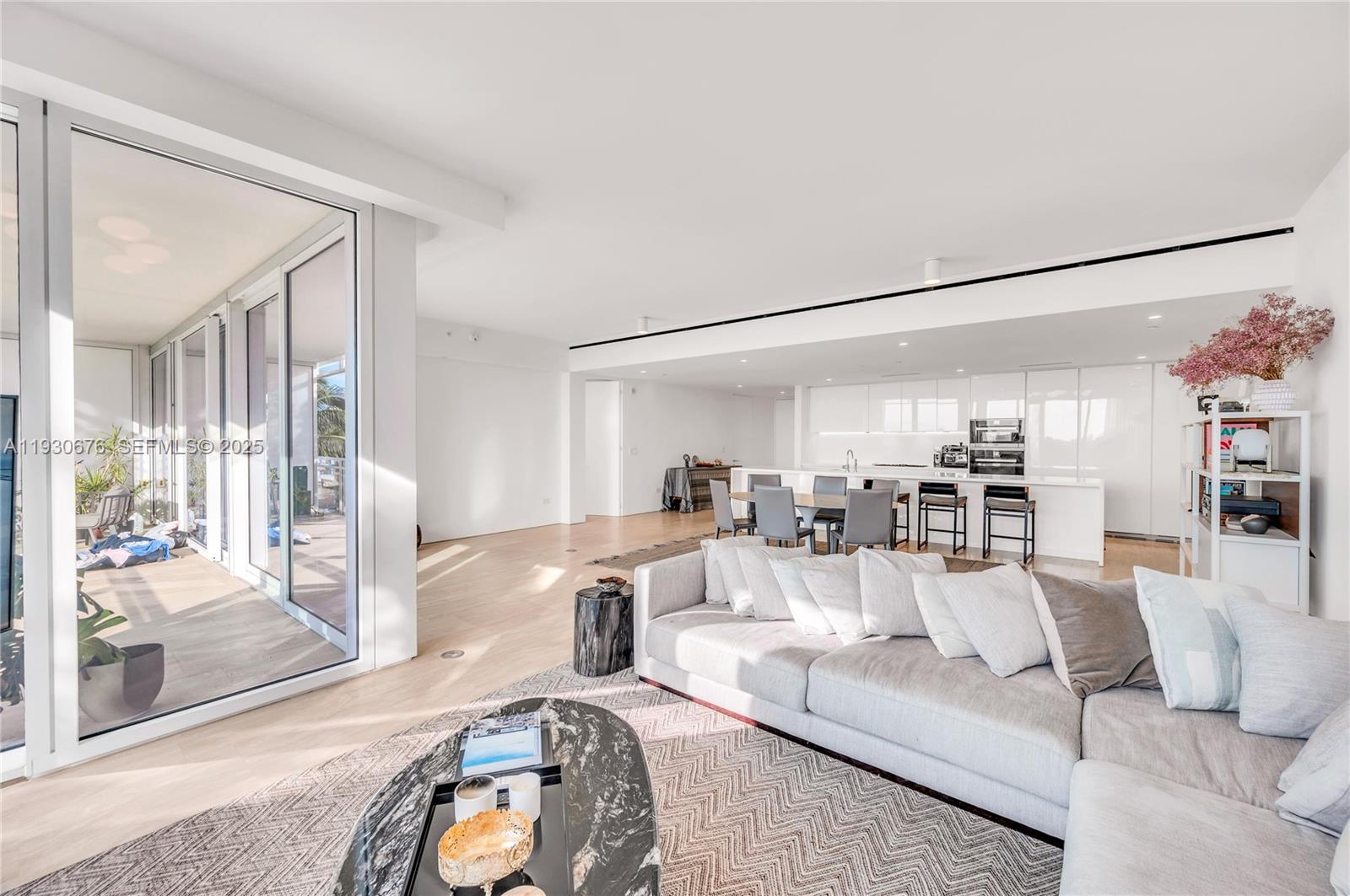 9001 Collins Ave S-402