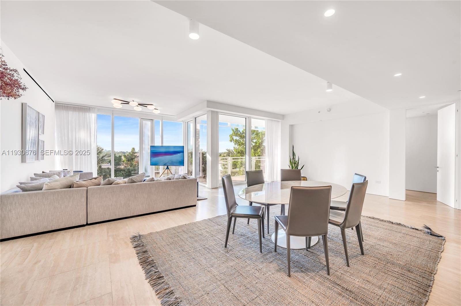 9001 Collins Ave S-402