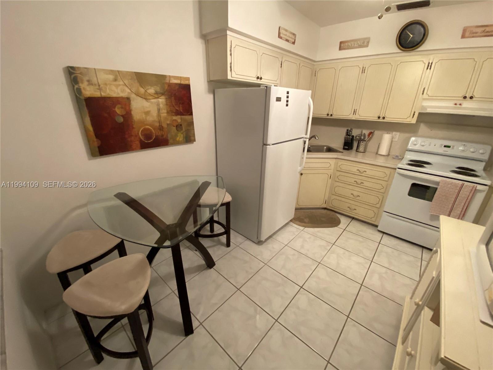 COLONIAL HOUSE CONDO - Residential Lease