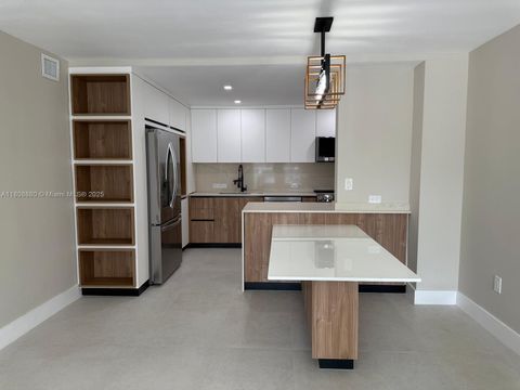 6801 Indian Creek Dr 207 Miami Beach FL 33141