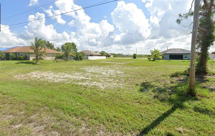 Now a Great Opportunity Dream Land to build the house of the dreams, perfect size, and lot absolutely clean, solid, ready to build your gorgeous house in Cape Coral Florida, waling distance to the Tranquility Lake Resort. Dont miss this great opportunity, will sell very fast.