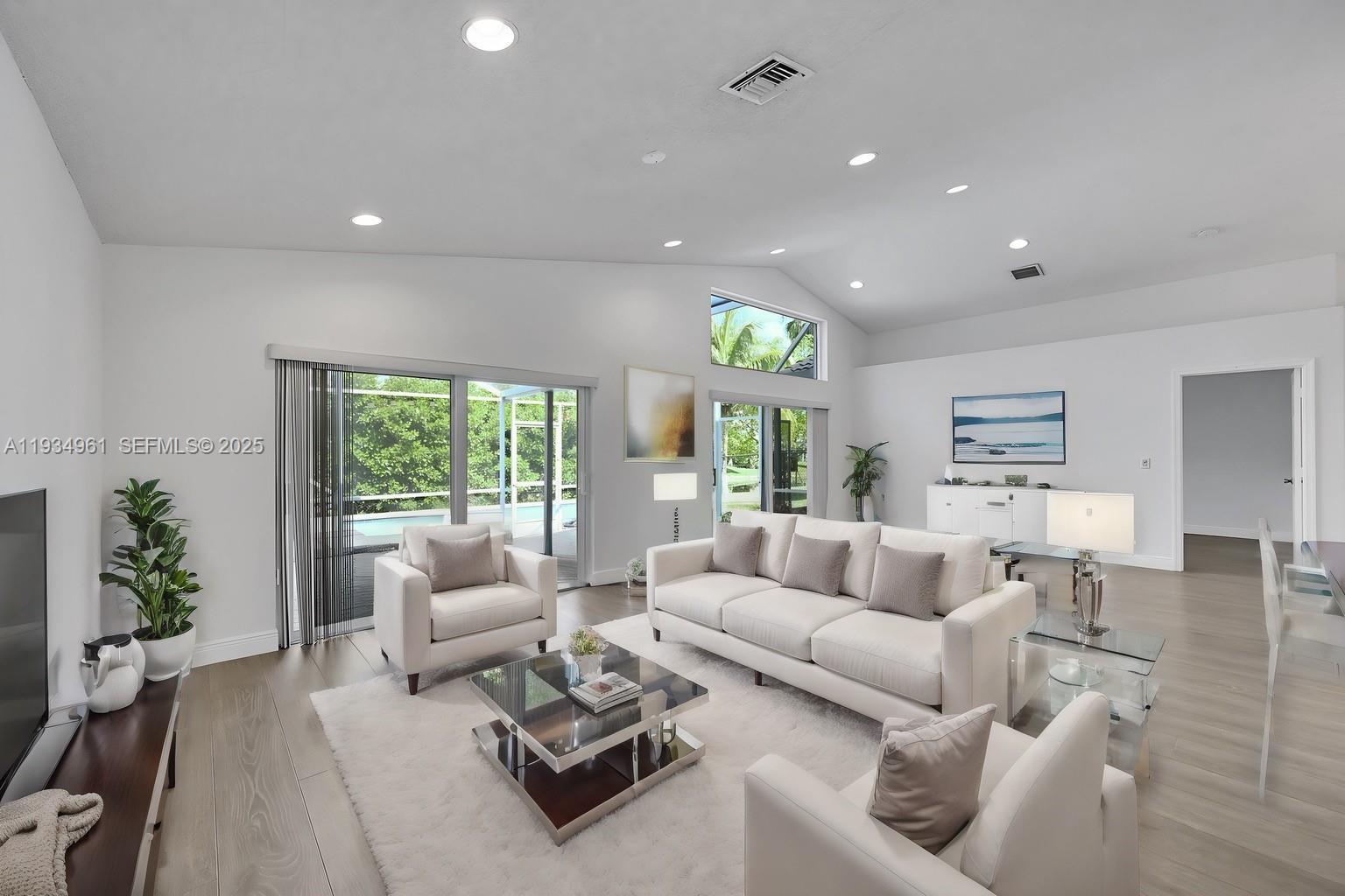 WYNDHAM LAKES NORTH - Residential