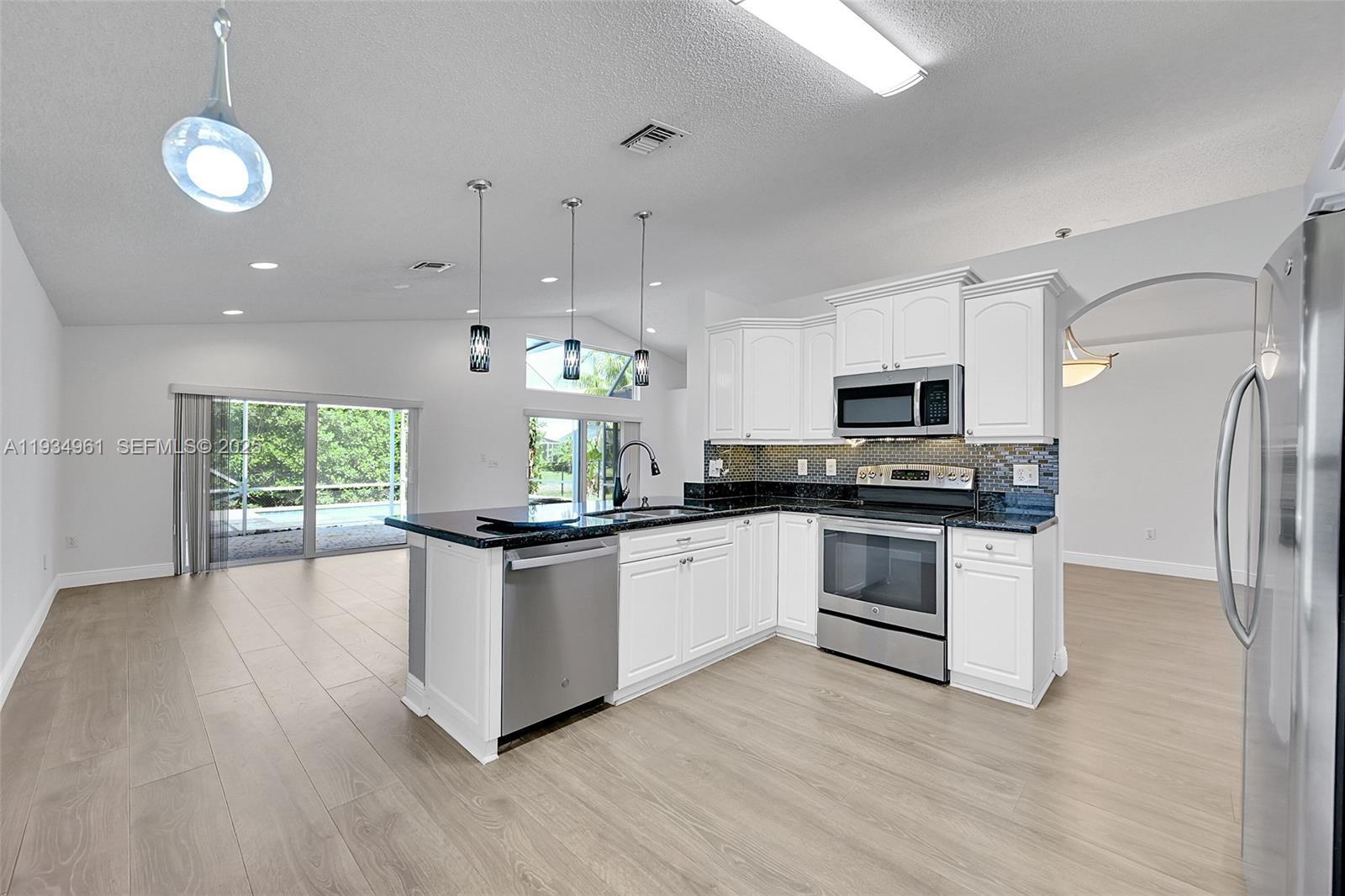 WYNDHAM LAKES NORTH - Residential