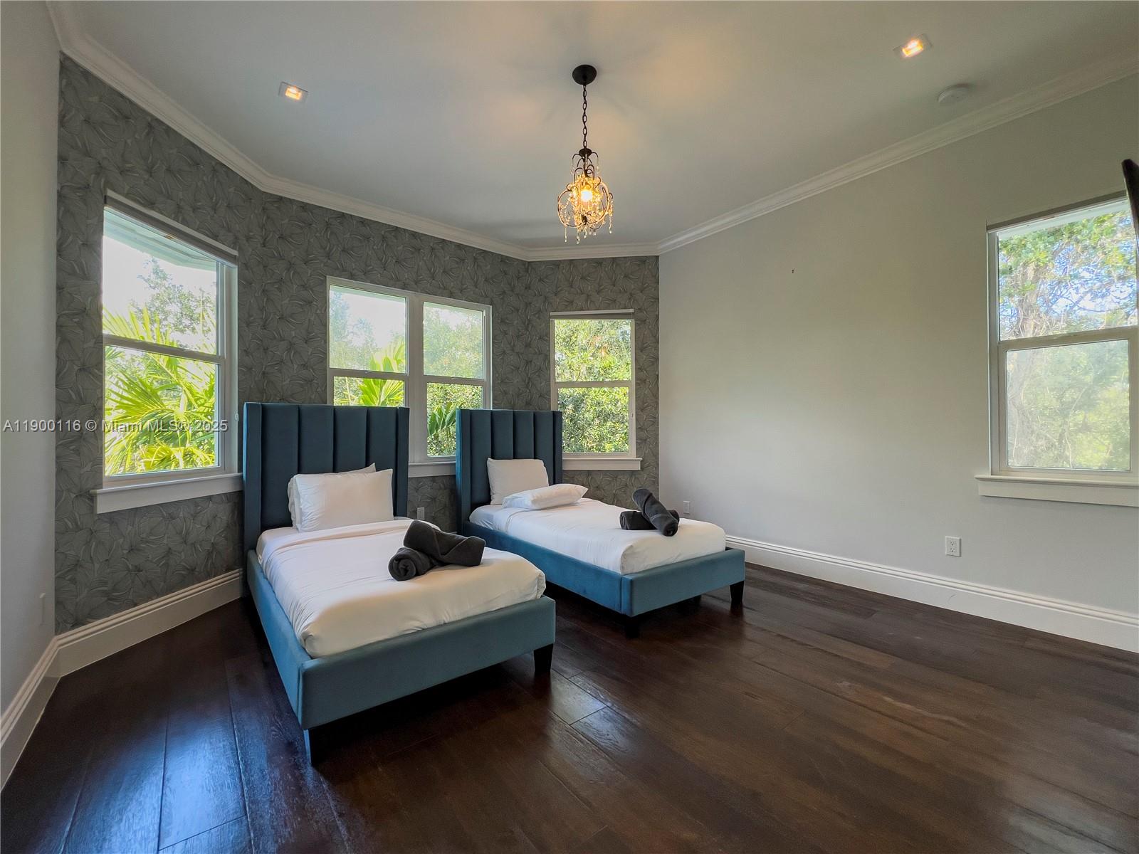 BESSEY'S 2ND ADDITION H W - Residential