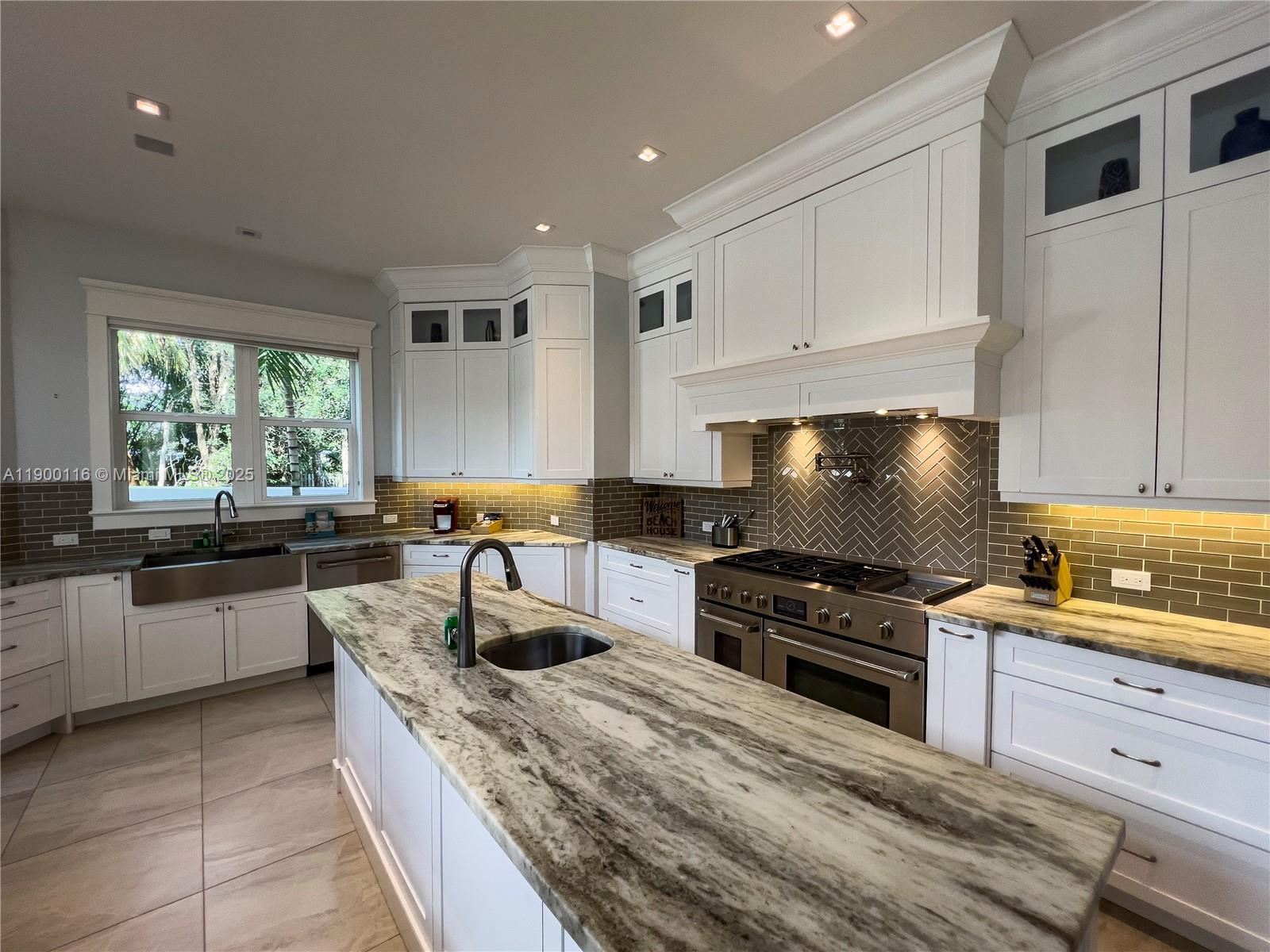 BESSEY'S 2ND ADDITION H W - Residential