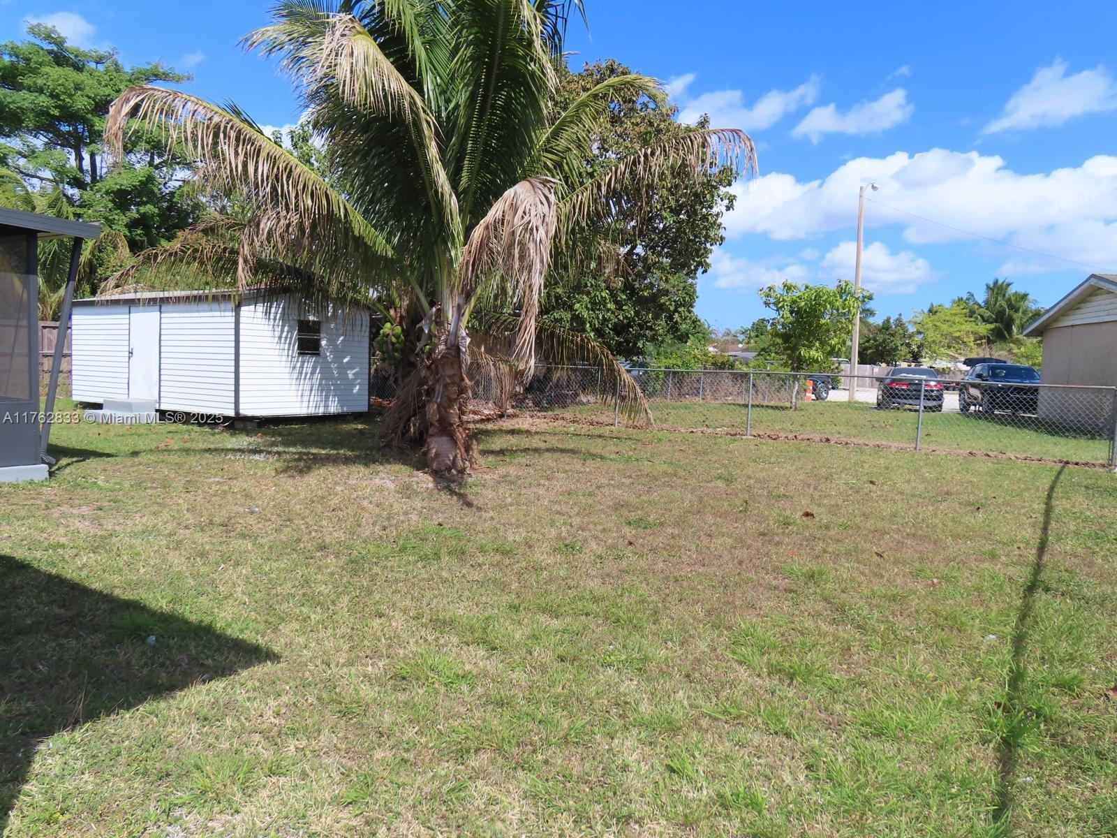 AVOCADO VILLAS - Residential