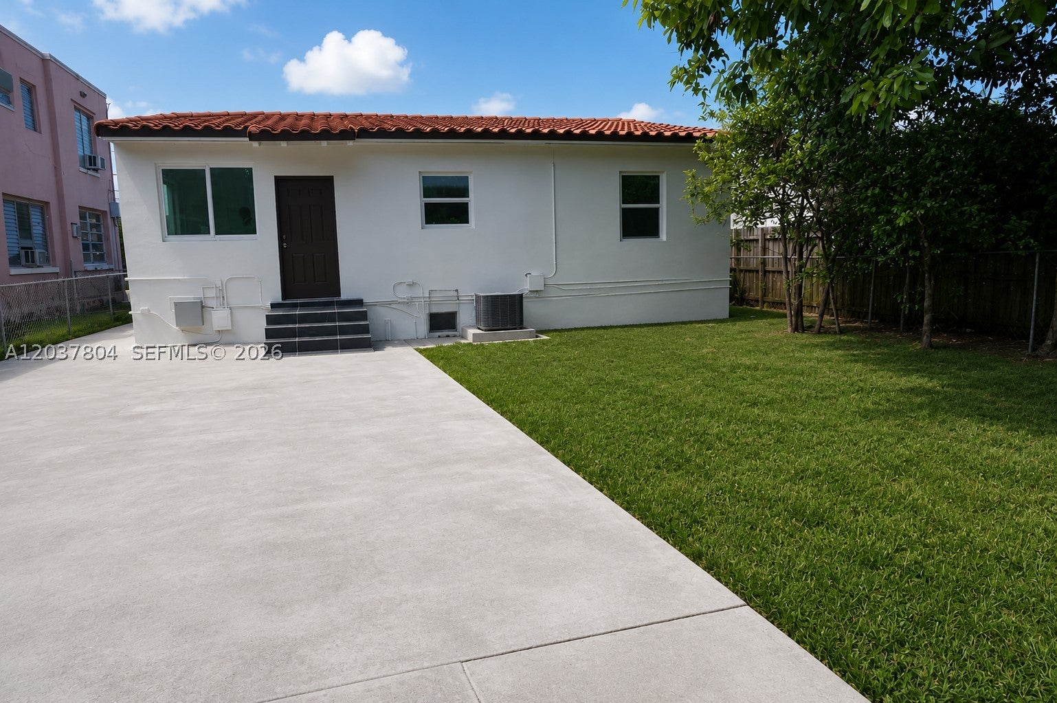 4240 SW 14th St