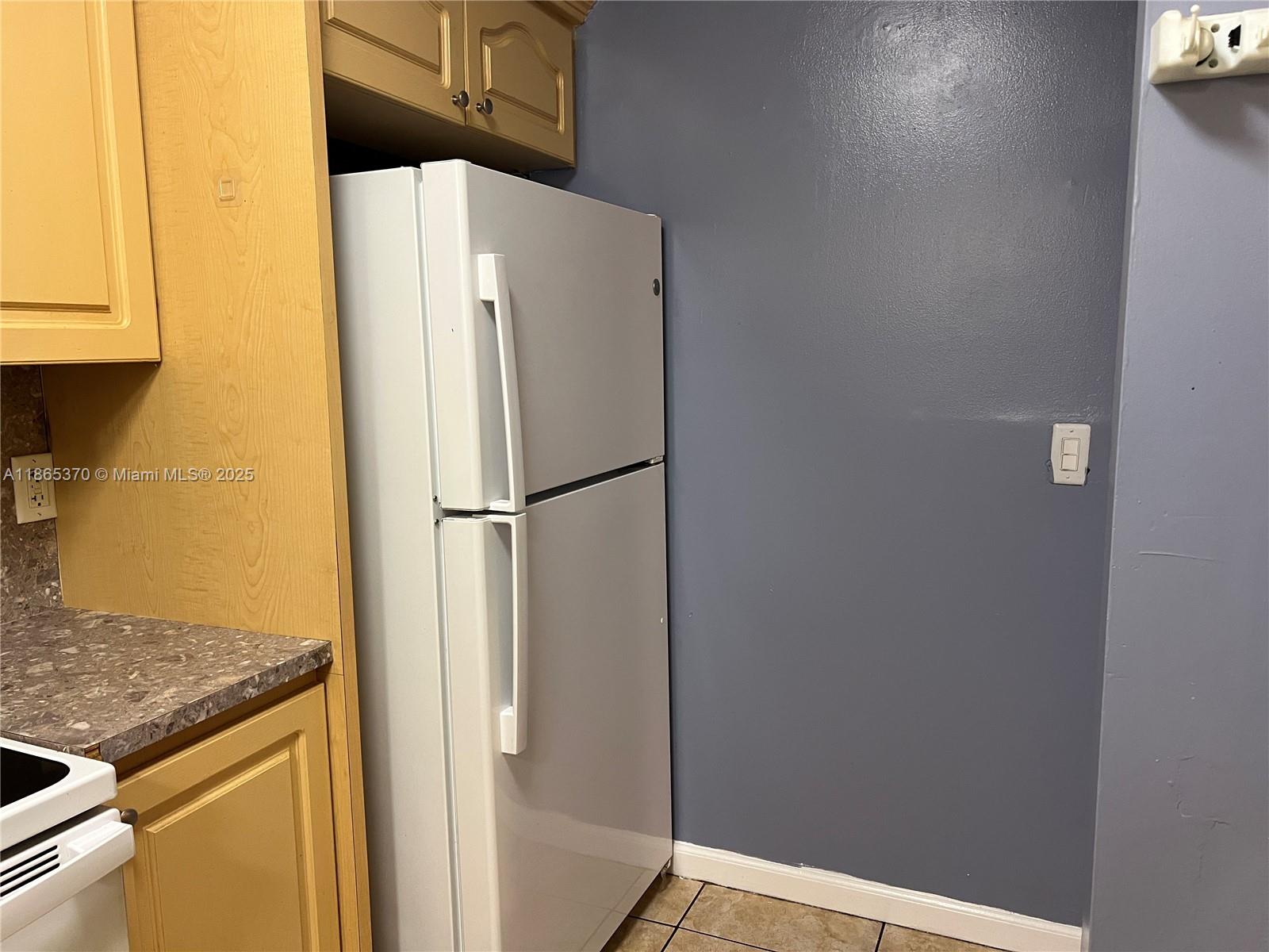 LAGO GRANDE FOUR-B CONDO - Residential