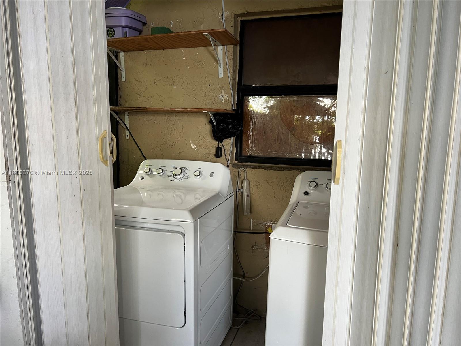 LAGO GRANDE FOUR-B CONDO - Residential