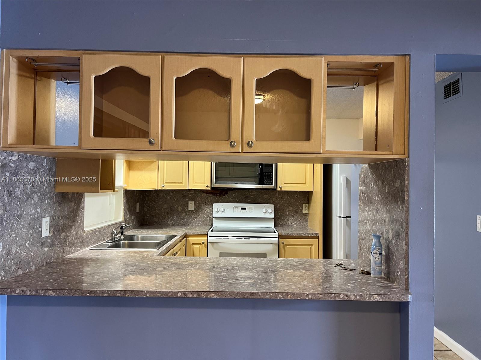 LAGO GRANDE FOUR-B CONDO - Residential