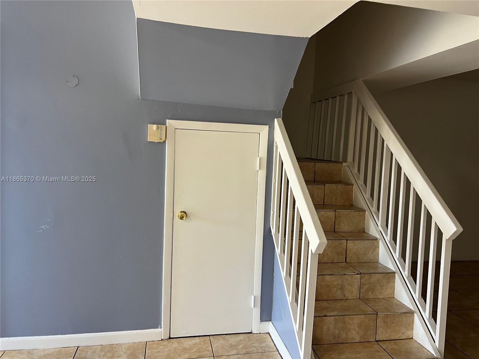 LAGO GRANDE FOUR-B CONDO - Residential