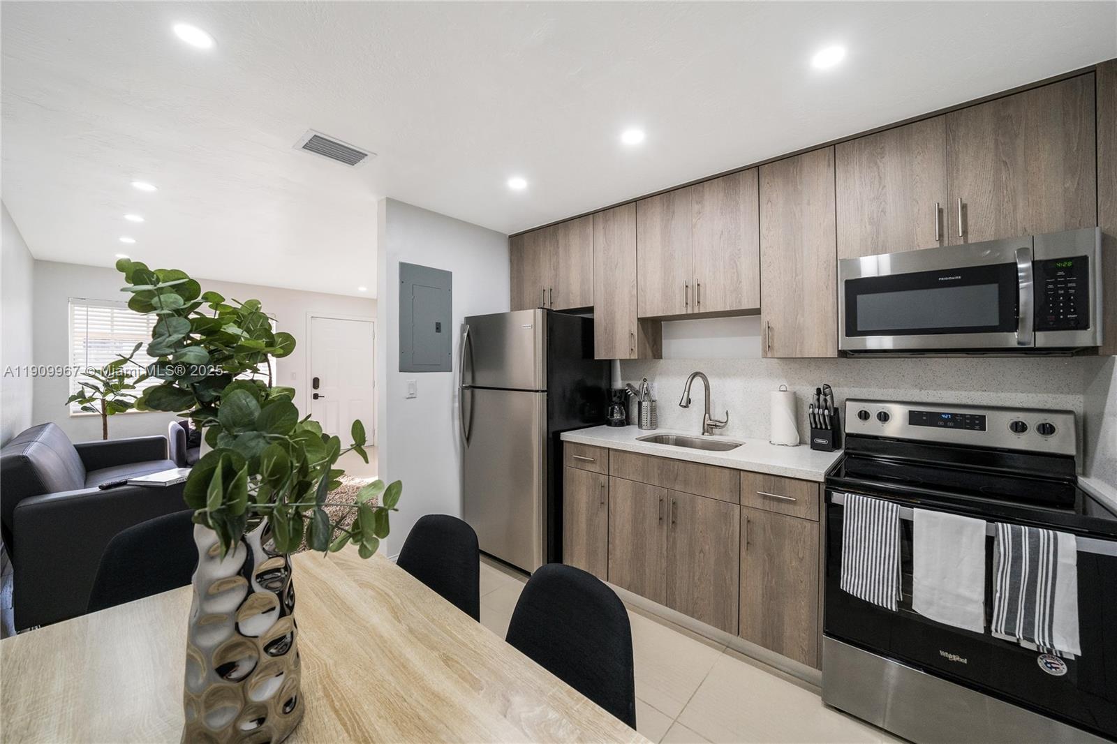 LEJEUNE GDN ESTATES AMD P - Residential Income