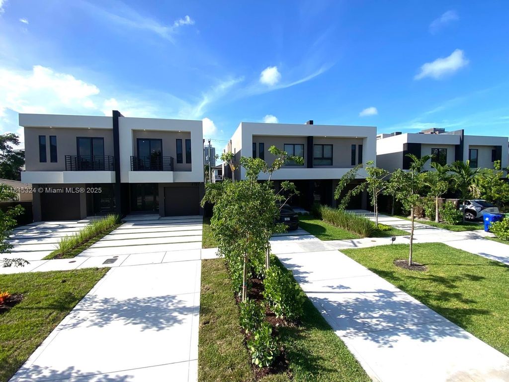 Photo of 313 SW 10th St #B, Fort Lauderdale, FL 33315 (MLS # A11845324)