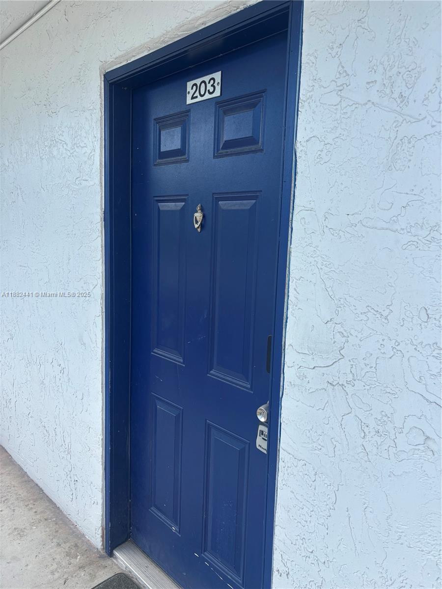 LAKESHORE AT UNIVERSITY P - Residential Lease