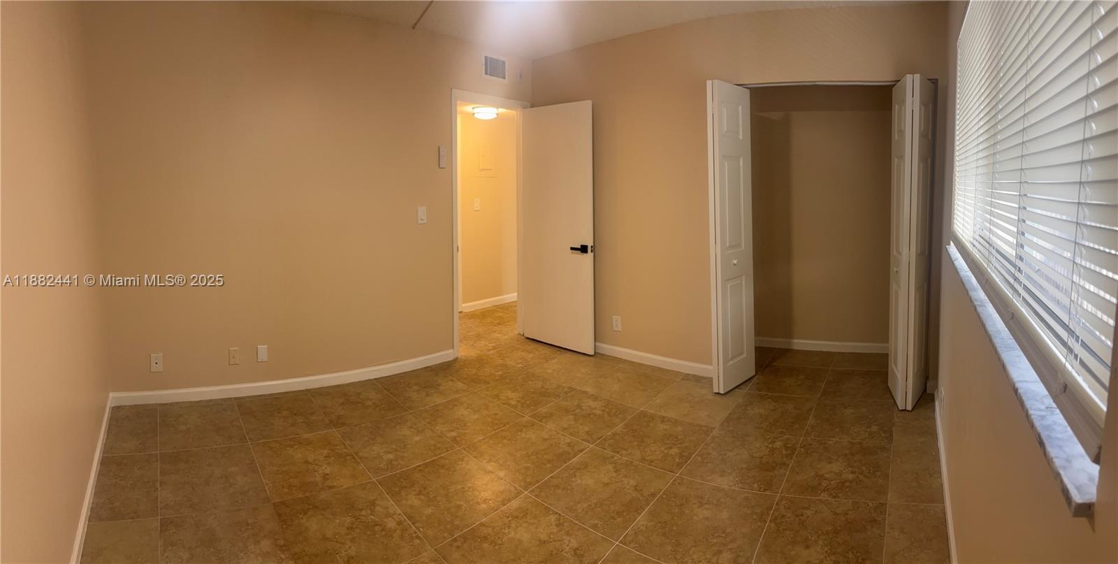 LAKESHORE AT UNIVERSITY P - Residential Lease