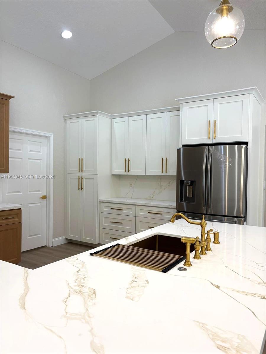 36-42-40~ S 242.9 FT OF N - Residential