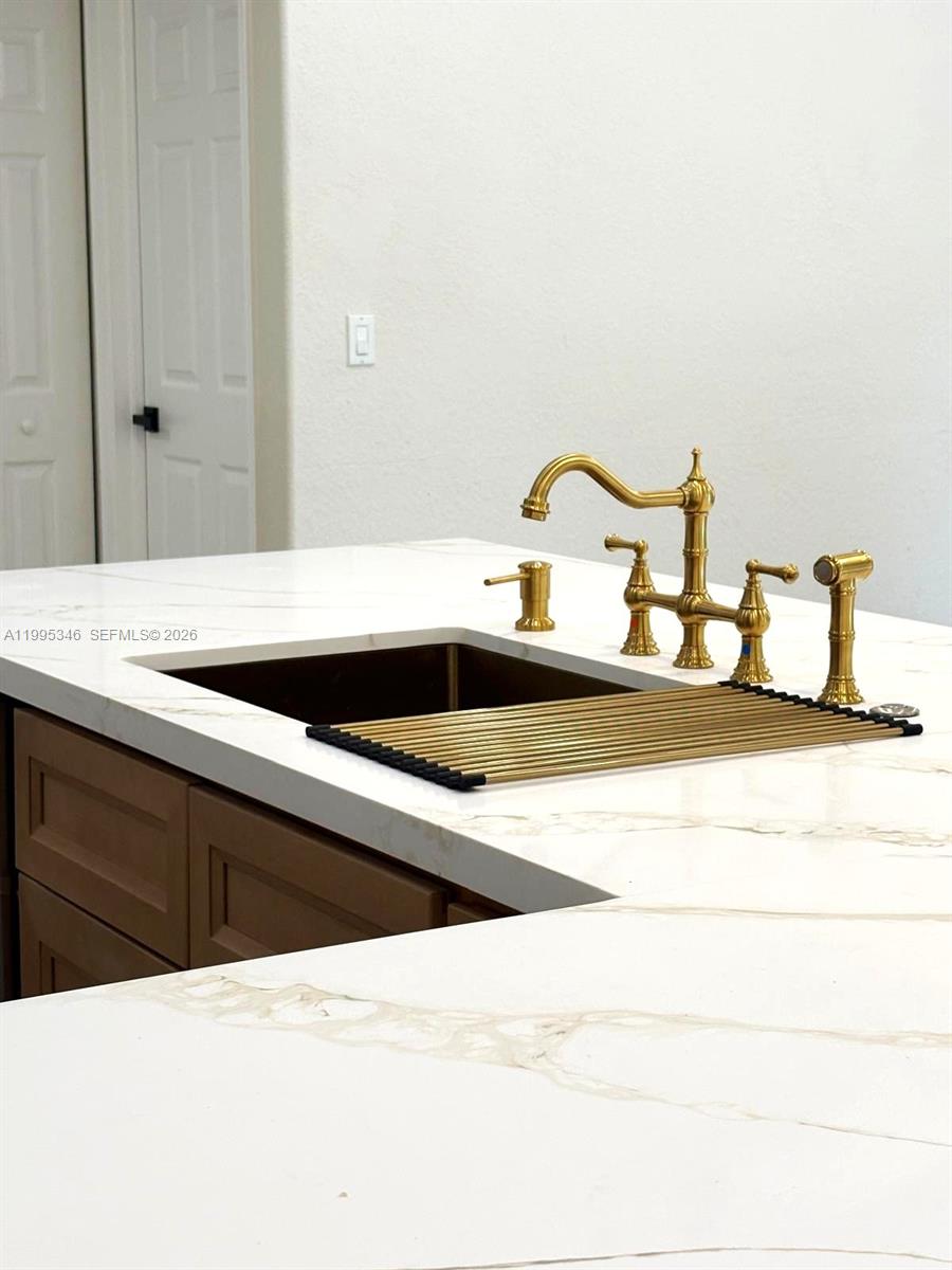 36-42-40~ S 242.9 FT OF N - Residential