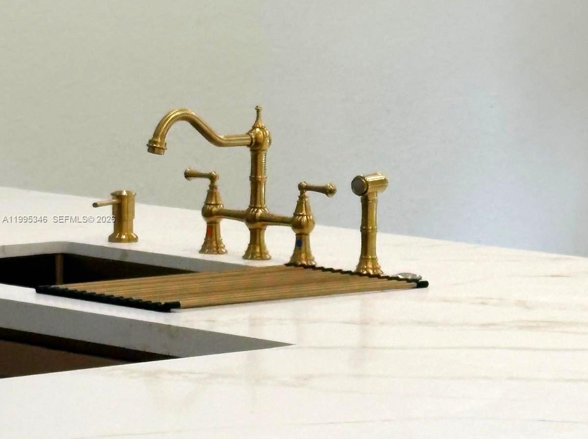 36-42-40~ S 242.9 FT OF N - Residential