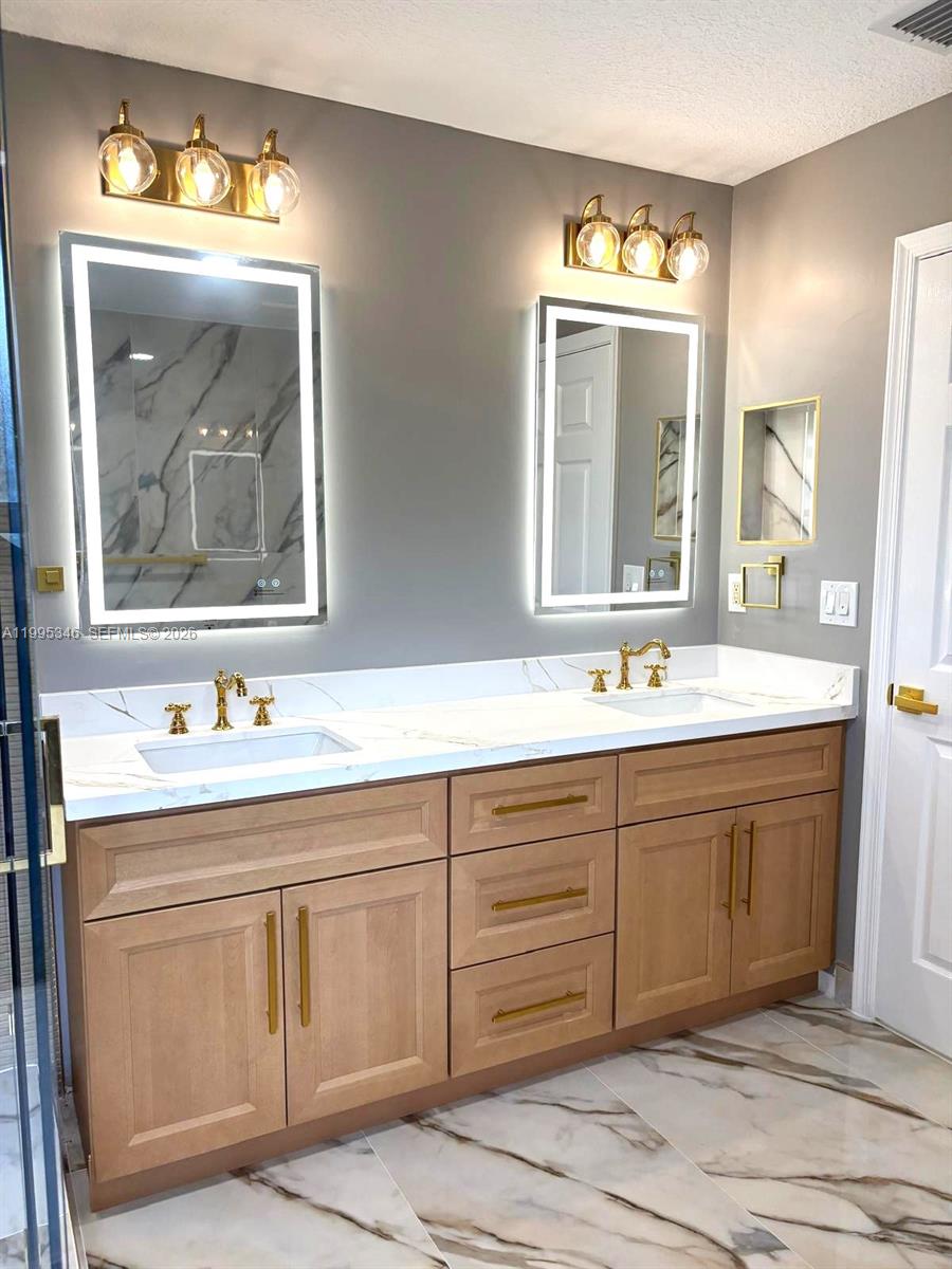 36-42-40~ S 242.9 FT OF N - Residential