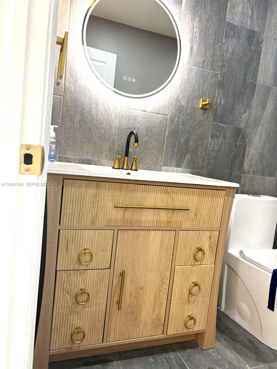 36-42-40~ S 242.9 FT OF N - Residential