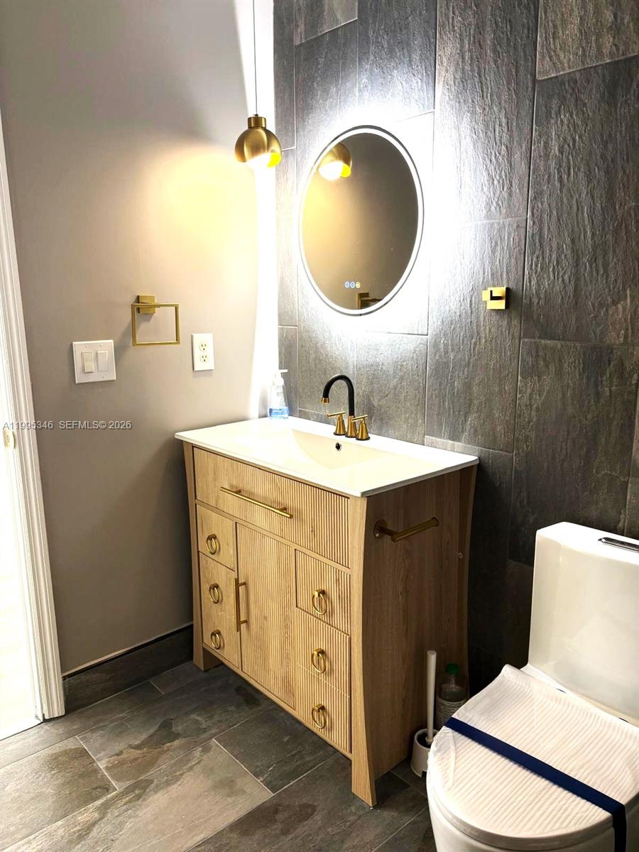 36-42-40~ S 242.9 FT OF N - Residential