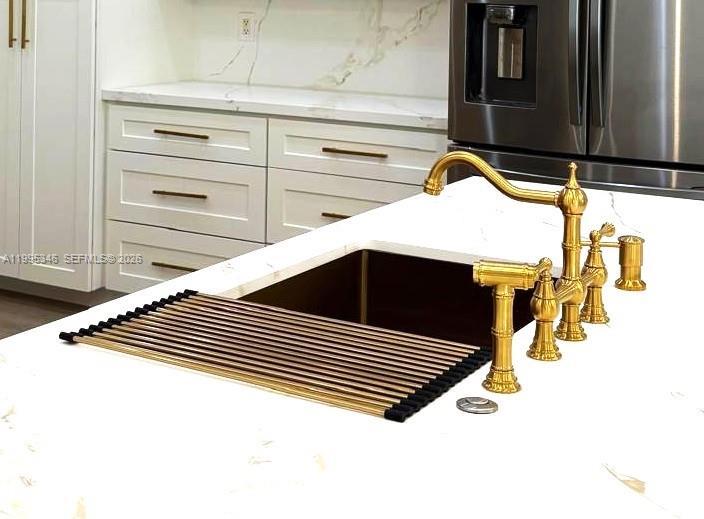 36-42-40~ S 242.9 FT OF N - Residential