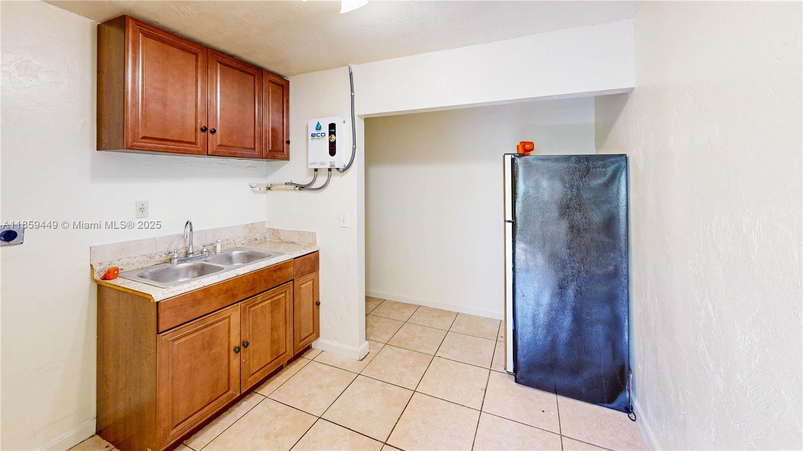 AVOCADO VILLAS - Residential