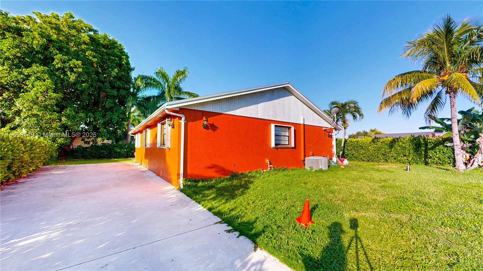 AVOCADO VILLAS - Residential