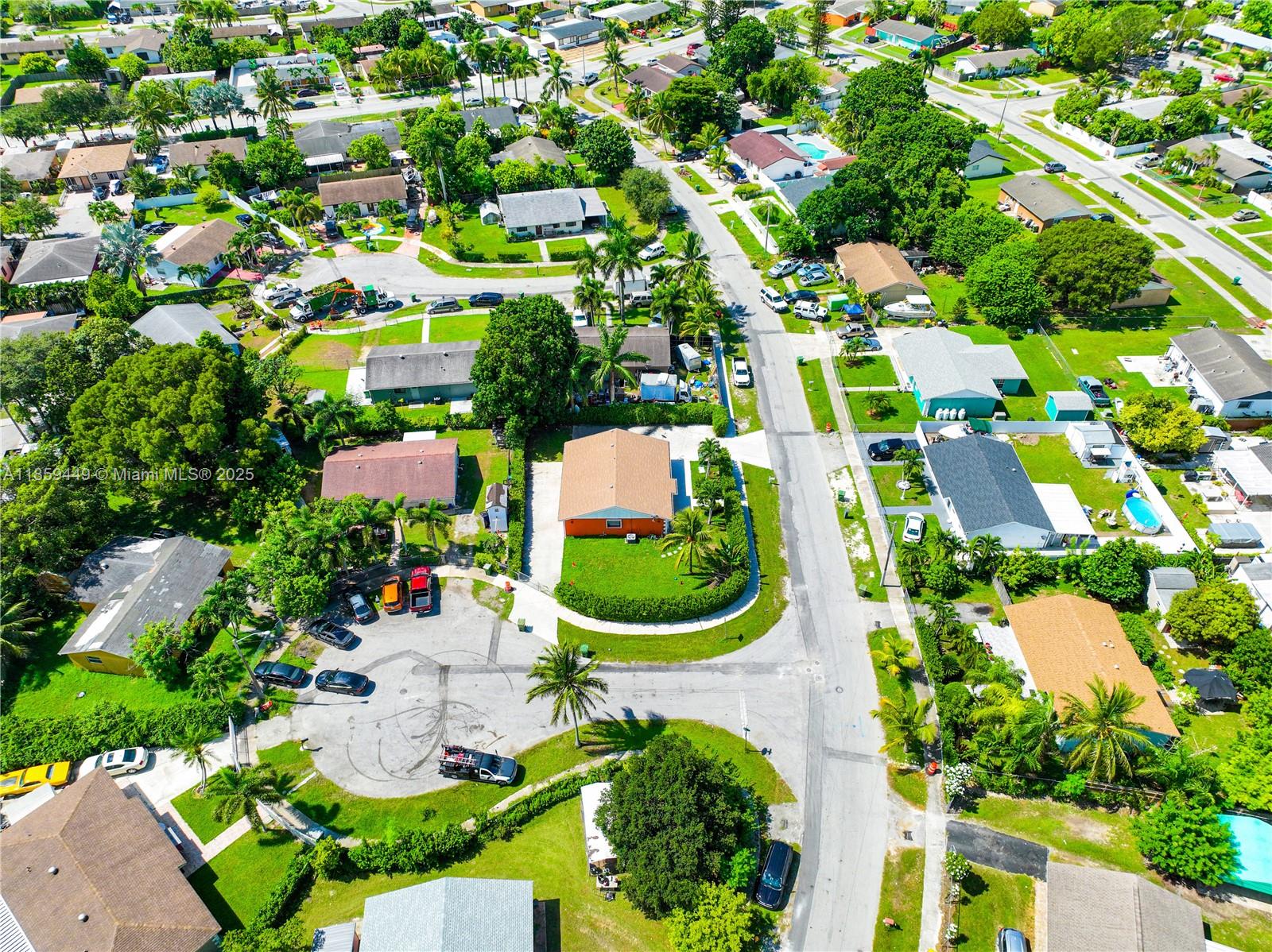 AVOCADO VILLAS - Residential