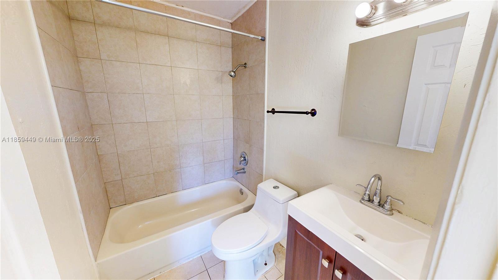 AVOCADO VILLAS - Residential