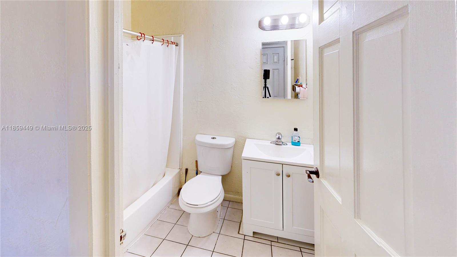 AVOCADO VILLAS - Residential