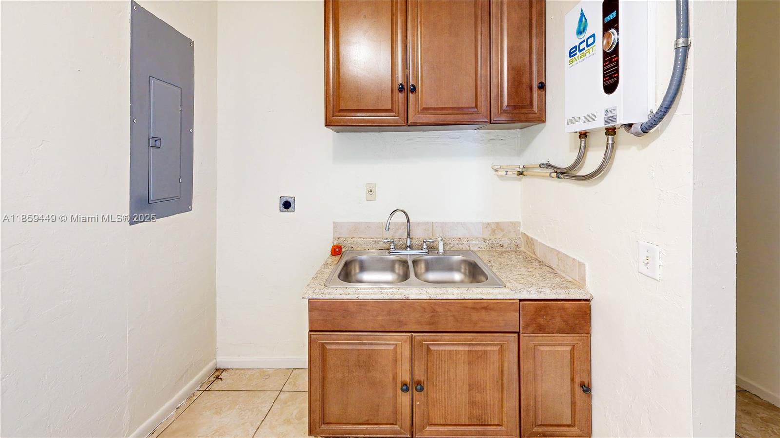 AVOCADO VILLAS - Residential