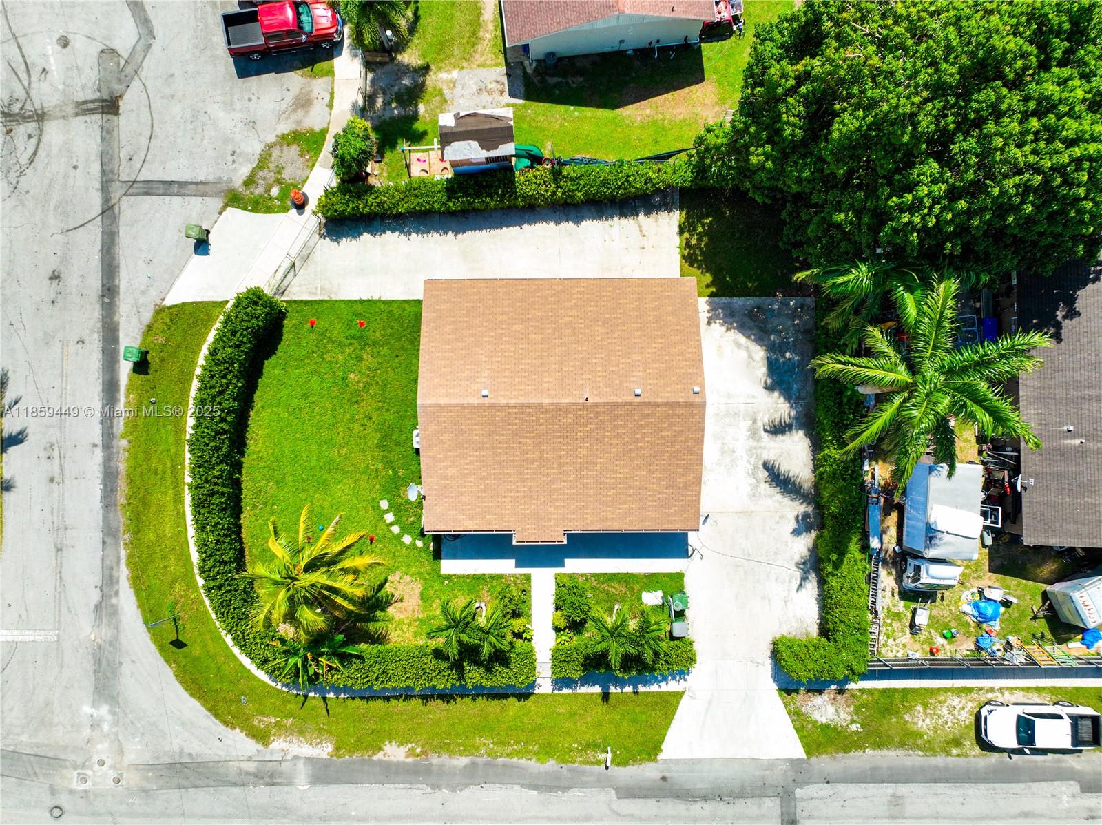 AVOCADO VILLAS - Residential