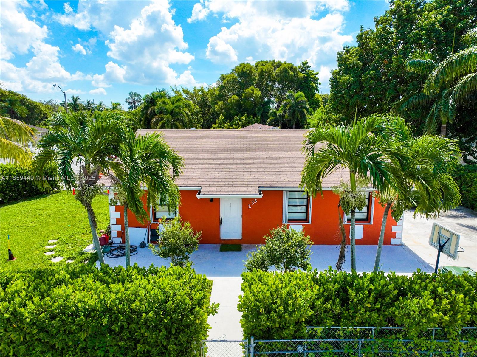 AVOCADO VILLAS - Residential