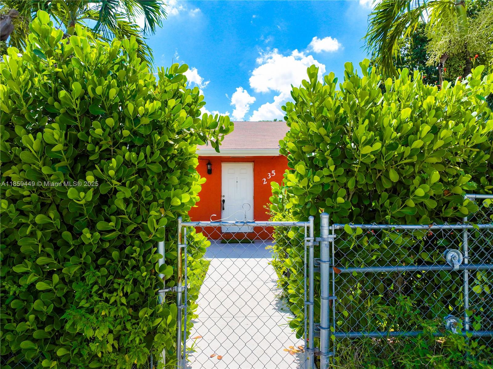 AVOCADO VILLAS - Residential