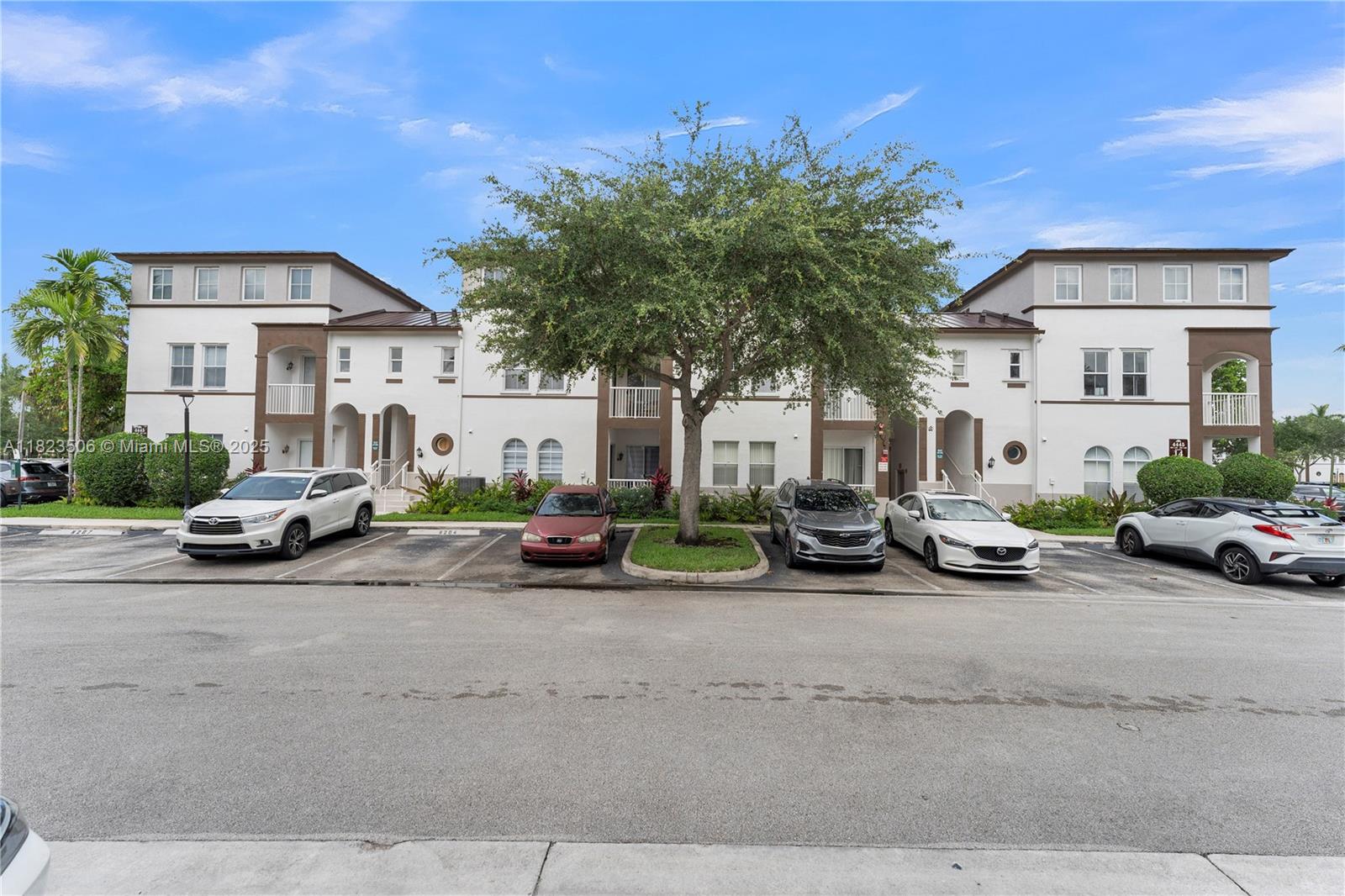 4445 SW 160th Ave 102
