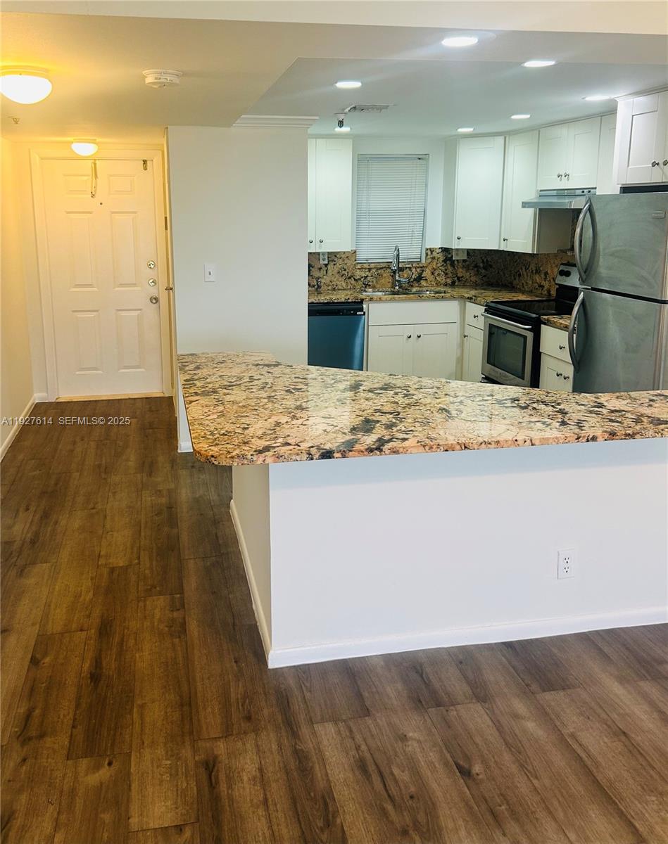 ROLLING HILLS GOLF - Residential Lease