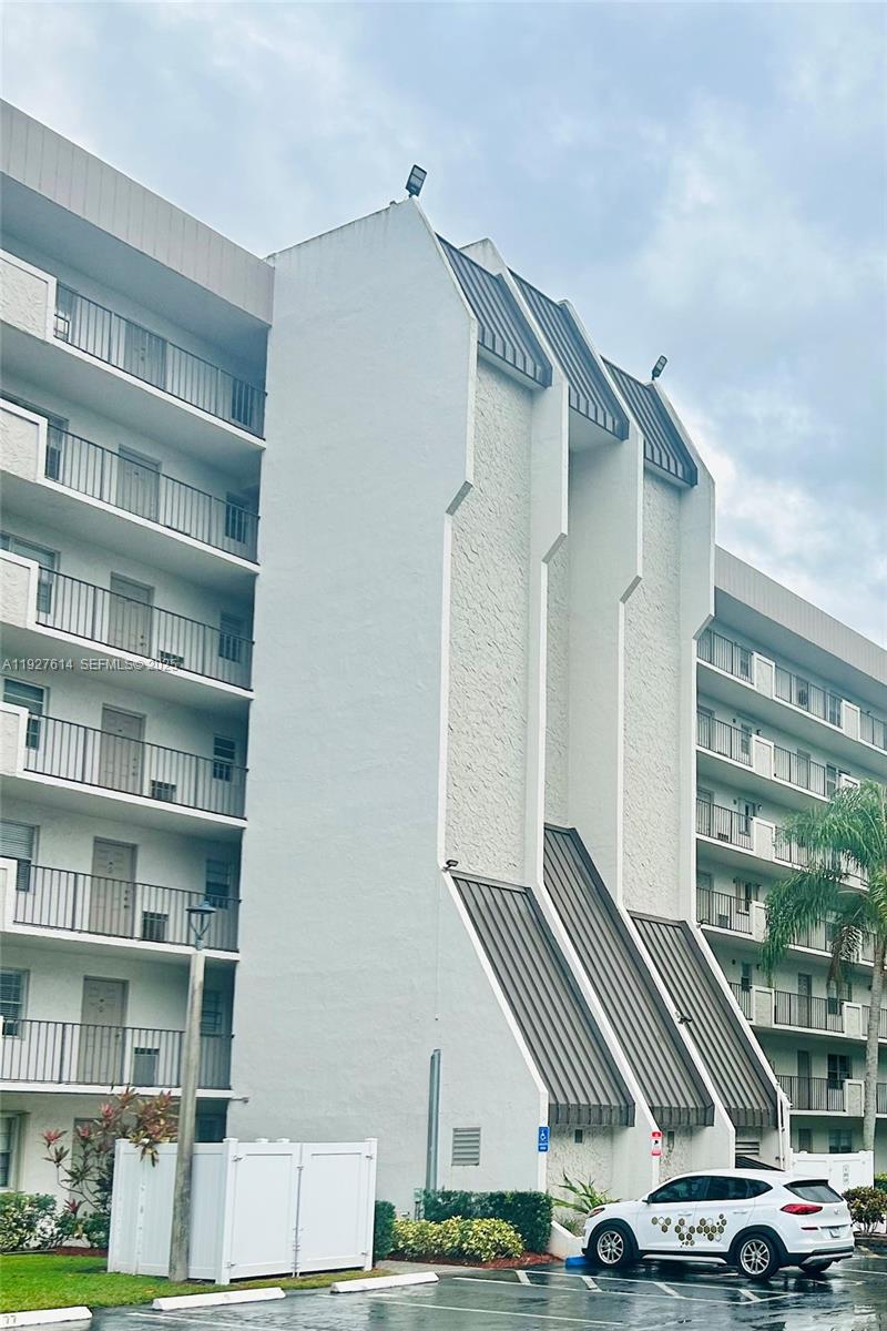 ROLLING HILLS GOLF - Residential Lease