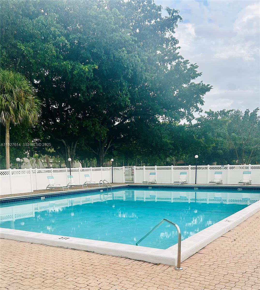 ROLLING HILLS GOLF - Residential Lease