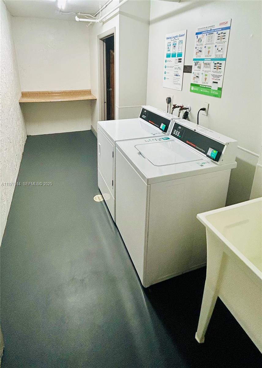 ROLLING HILLS GOLF - Residential Lease