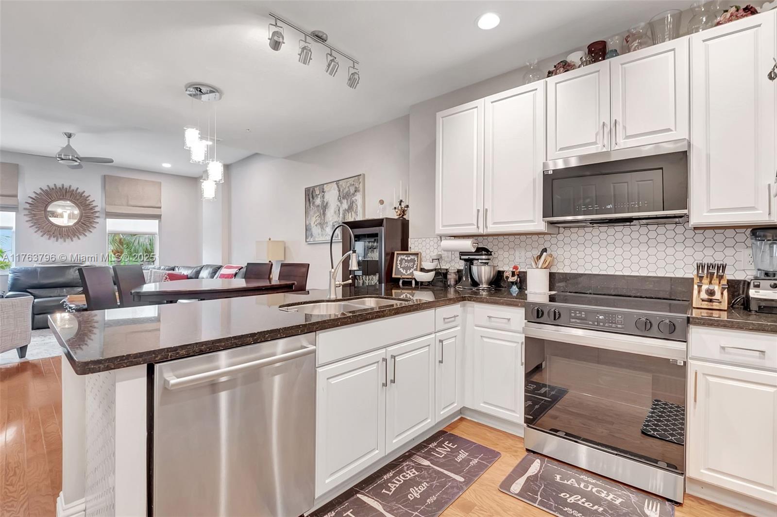 LATITUDE DELRAY BEACH CON - Residential