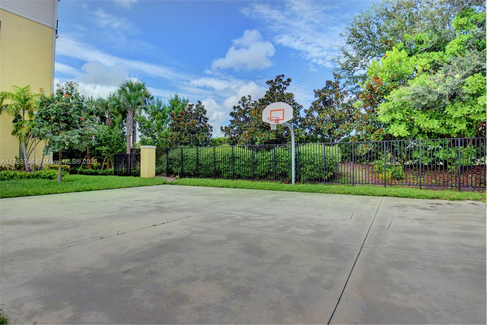 LATITUDE DELRAY BEACH CON - Residential
