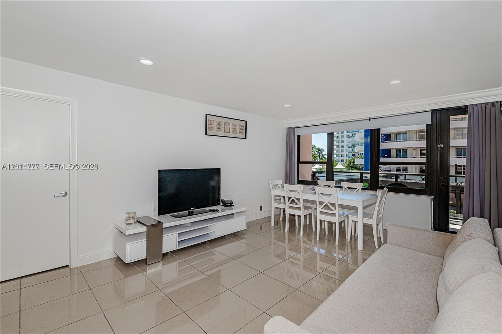 THE ALEXANDER CONDO - Residential