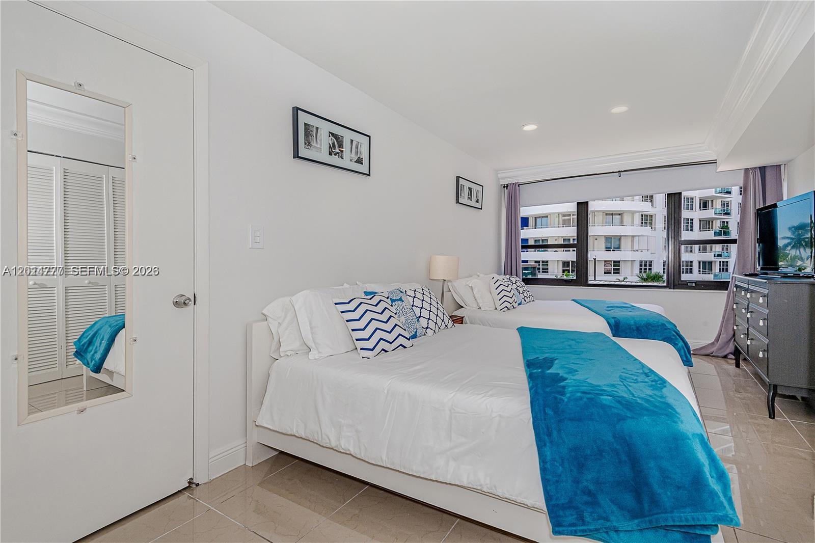 THE ALEXANDER CONDO - Residential