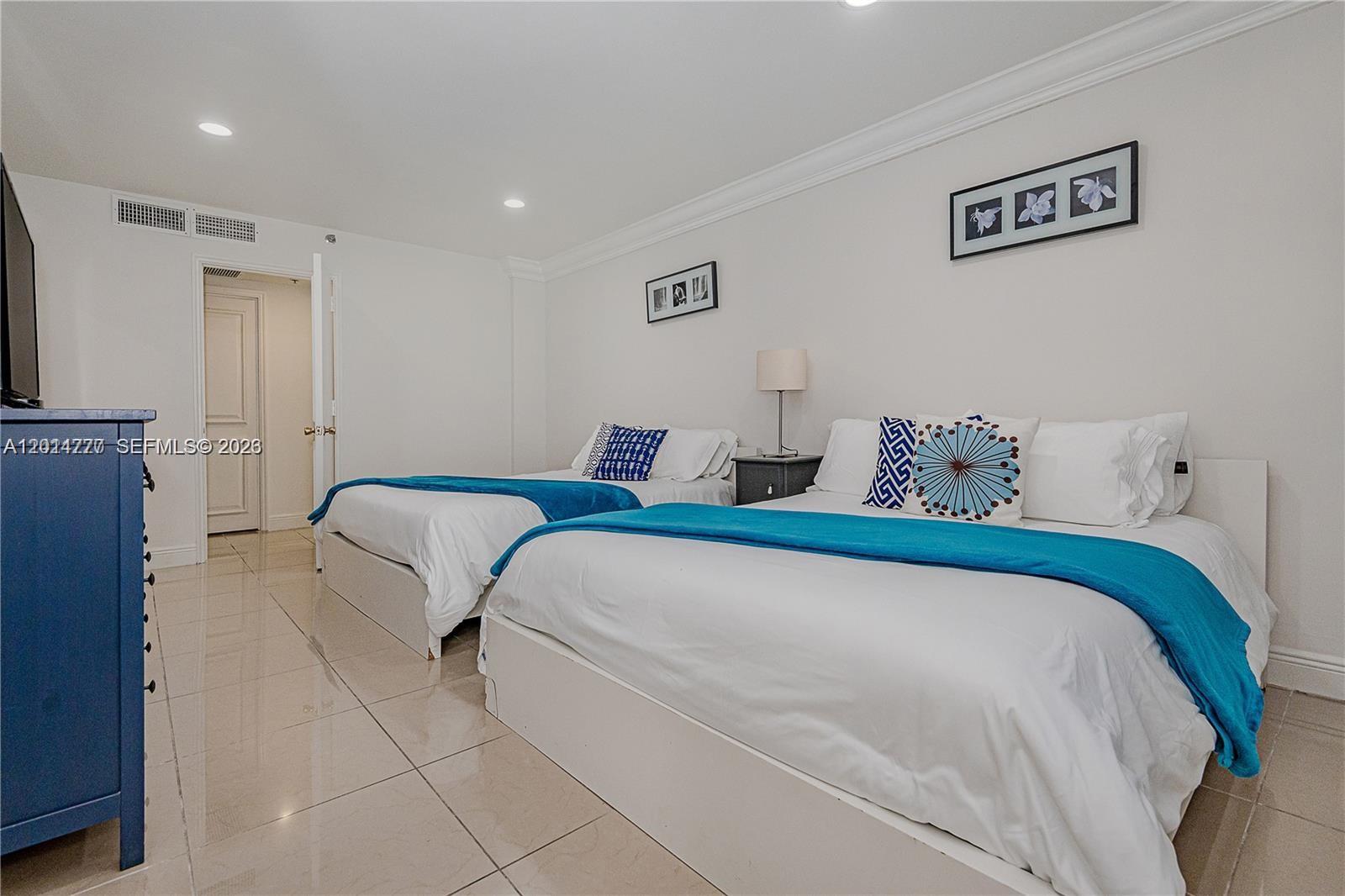 THE ALEXANDER CONDO - Residential